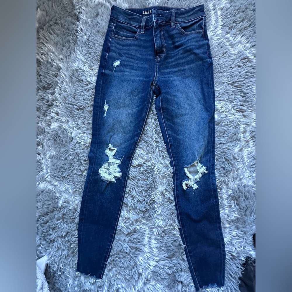 American Eagle ripped blue jeans size 2 regular